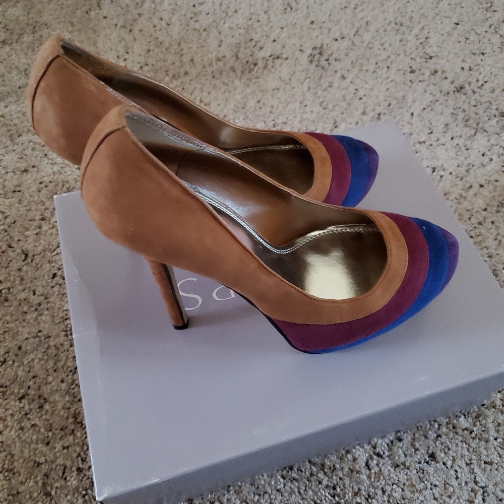 Heels - Picture 6 of 7